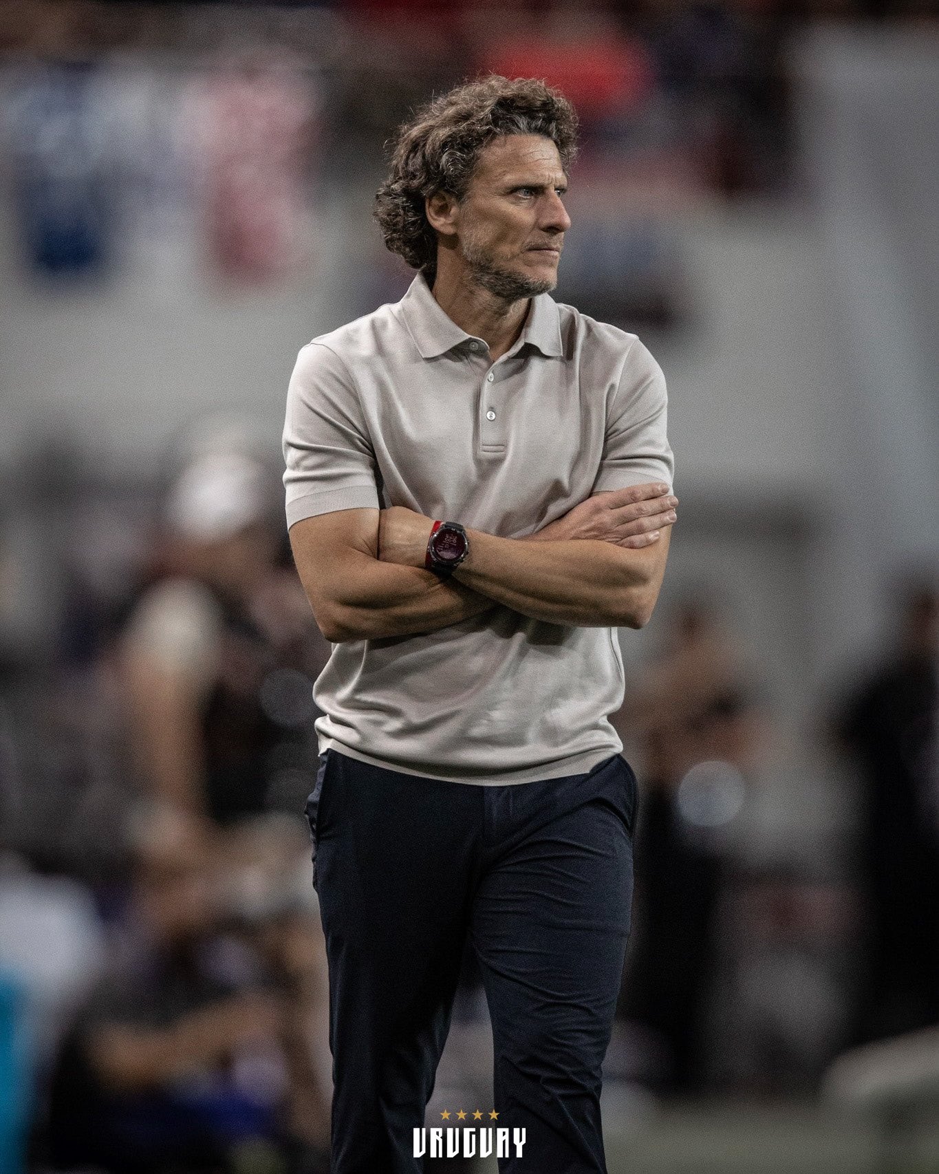 Diego Forlán logra su primera victoria como técnico de Uruguay