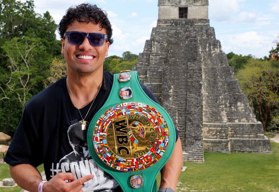 El mejor boxeador de Guatemala, Lester Martínez, está de cumpleaños