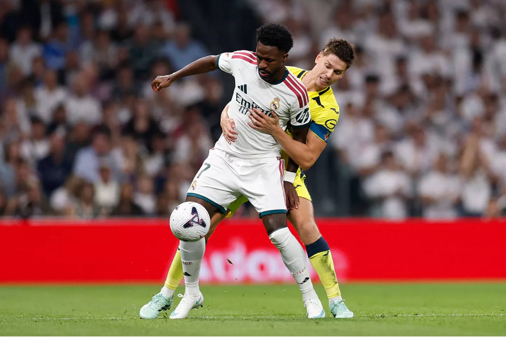 Vinícius muestra arrepentimiento tras su expulsión ante el Villarreal