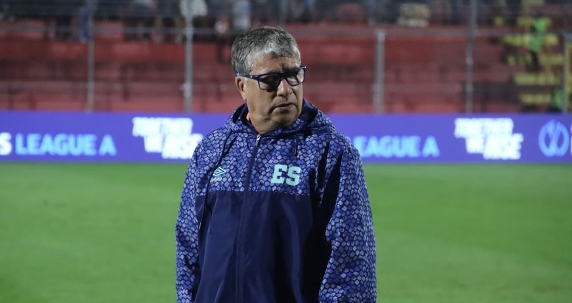 ¡No cumple su palabra! Hernán Darío Gómez continuará con El Salvador