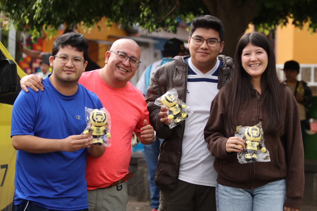 EUGenio conquista los corazones de la audiencia en San Juna la Laguna