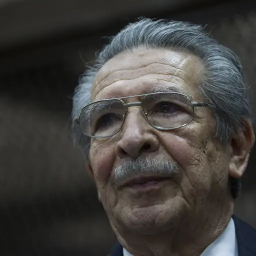 GUA301. CIUDAD DE GUATEMALA (GUATEMALA), 18/07/2015.- Fotografía de archivo del 23 de enero de 2013 del exgeneral guatemalteco José Efraín Ríos Montt durante una audiencia judicial en Ciudad de Guatemala. José Efraín Ríos Montt (1982-1983) padece de 