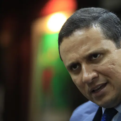 GU2001. CIUDAD DE GUATEMALA (GUATEMALA), 1/11/2016.- Foto tomada el 31 de octubre de 2016, del canciller de Guatemala, Carlos Raúl Morales, durante una entrevista a Acan-Efe donde se abordó el tema de los procesos de diálogo sobre el diferendo territorial