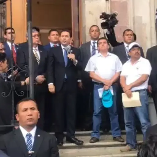 Magisterio hace consignas de apoyo a presidente Jimmy Morales ,