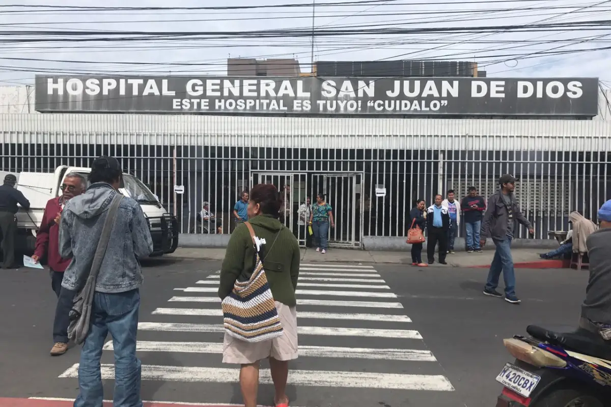 Hospital General San Juan de Dios restablece sus visitas. Hospitales.