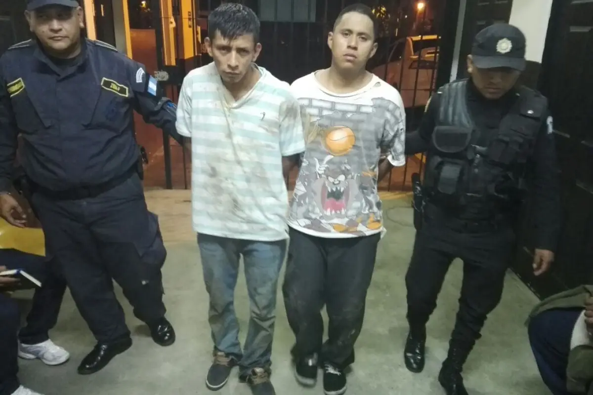 Capturan a dos pandilleros acusados de asesinato en colonia El Milagro, Mixco, 