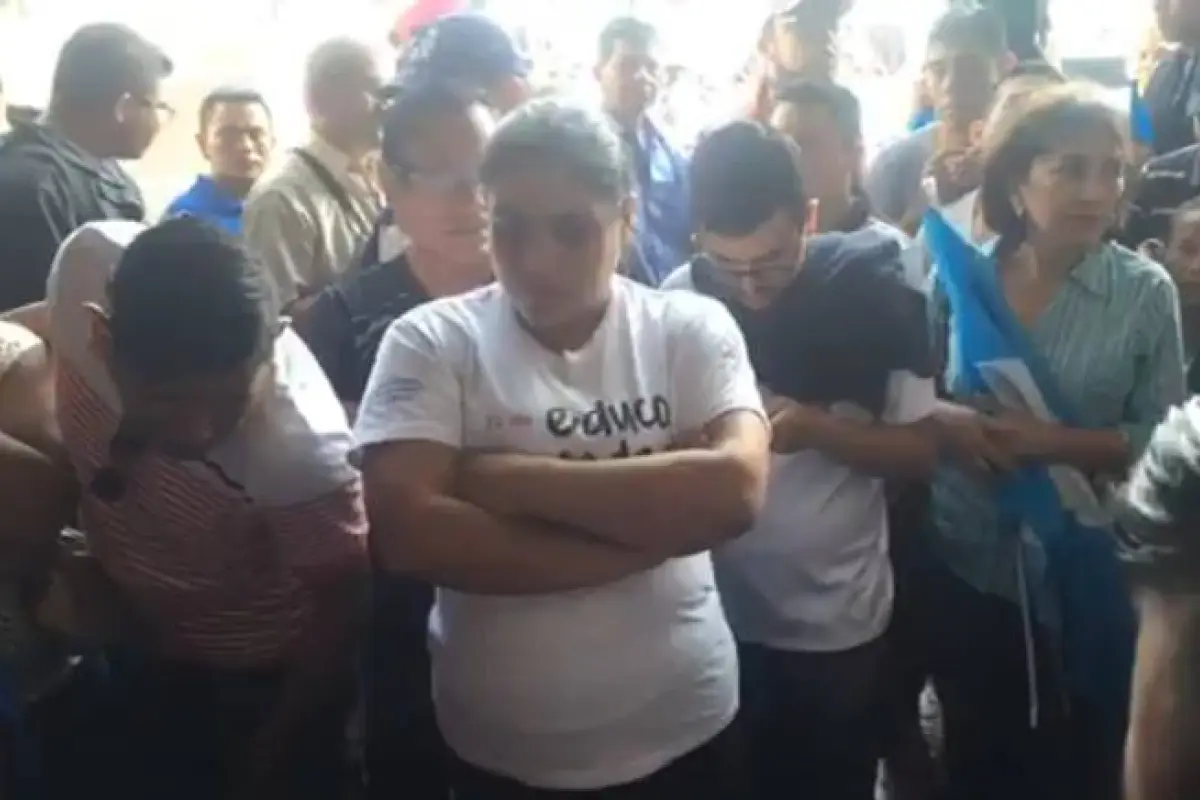 Captura de pantalla 2017-08-27 a las 5.17.37 p.m., 