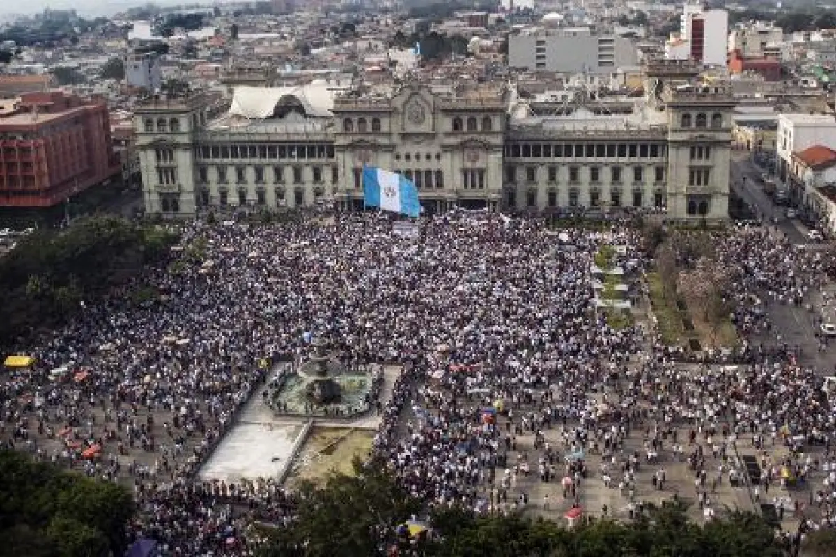 manifestacion-contra-la-corrupcion-en-Plaza-de-la-Constitucion-FOTO-AFP-4, 