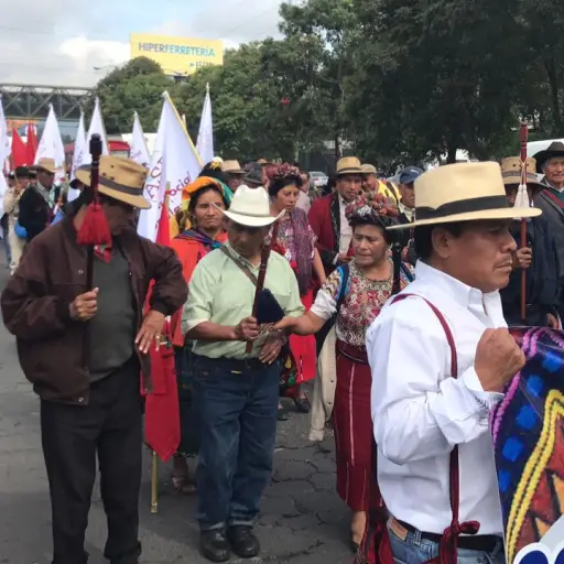 Campesinos manifiestan contra el Congreso