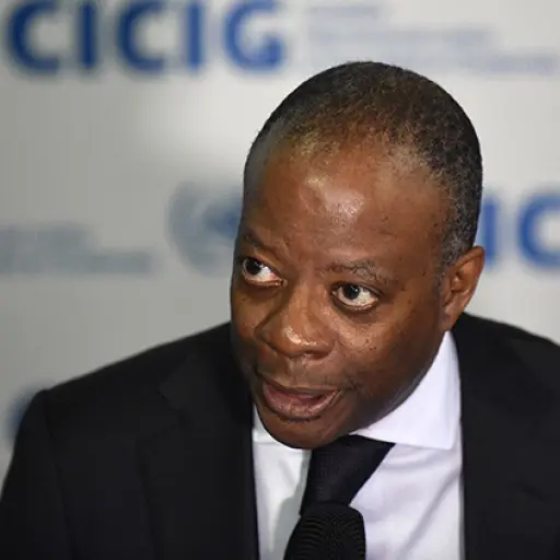 Embajador Todd Robinson califica de vergüenza la actuación del Congreso   ,