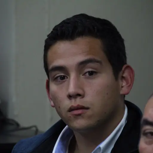 Hijo del Presidente no quiere llegar a Tribunales por seguridad ante manifestaciones