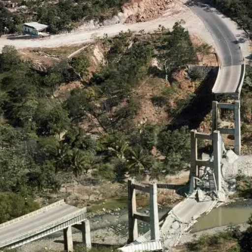 PUENTE AGUA CALIENTE ,