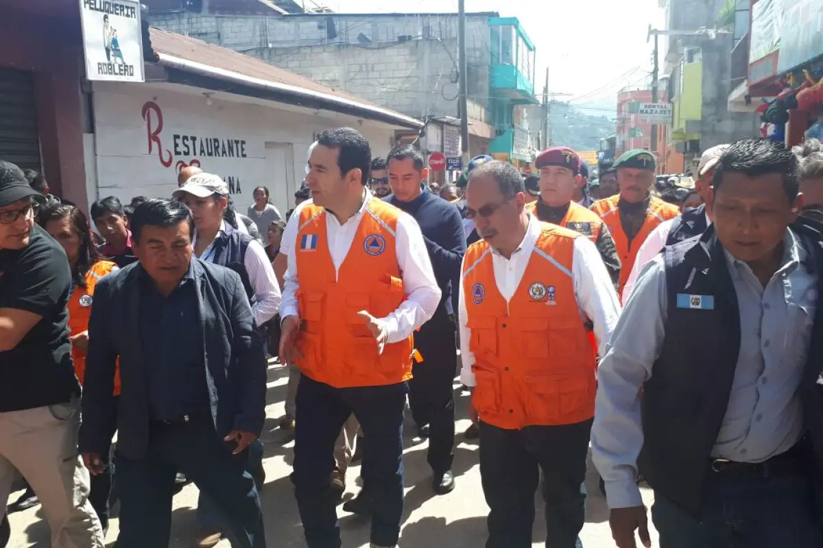 Presidente recorre Tacaná por terremoto