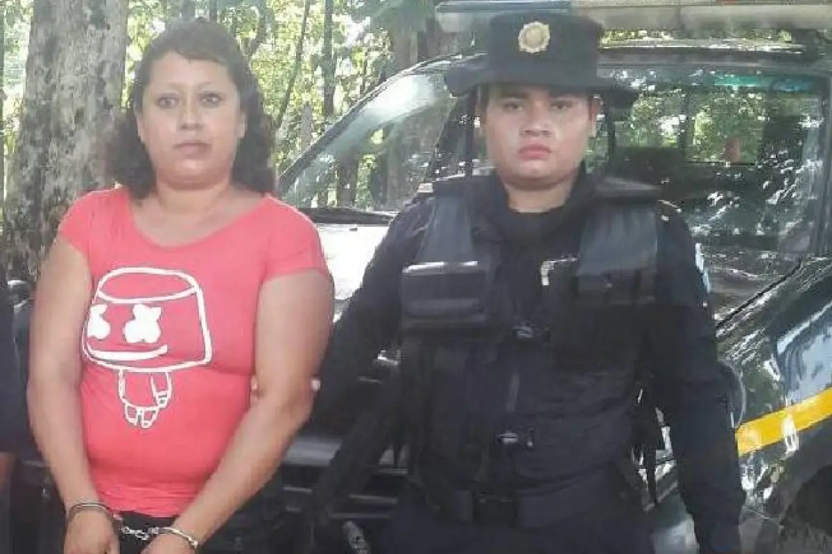 Mujer con granada oculta en partes íntimas