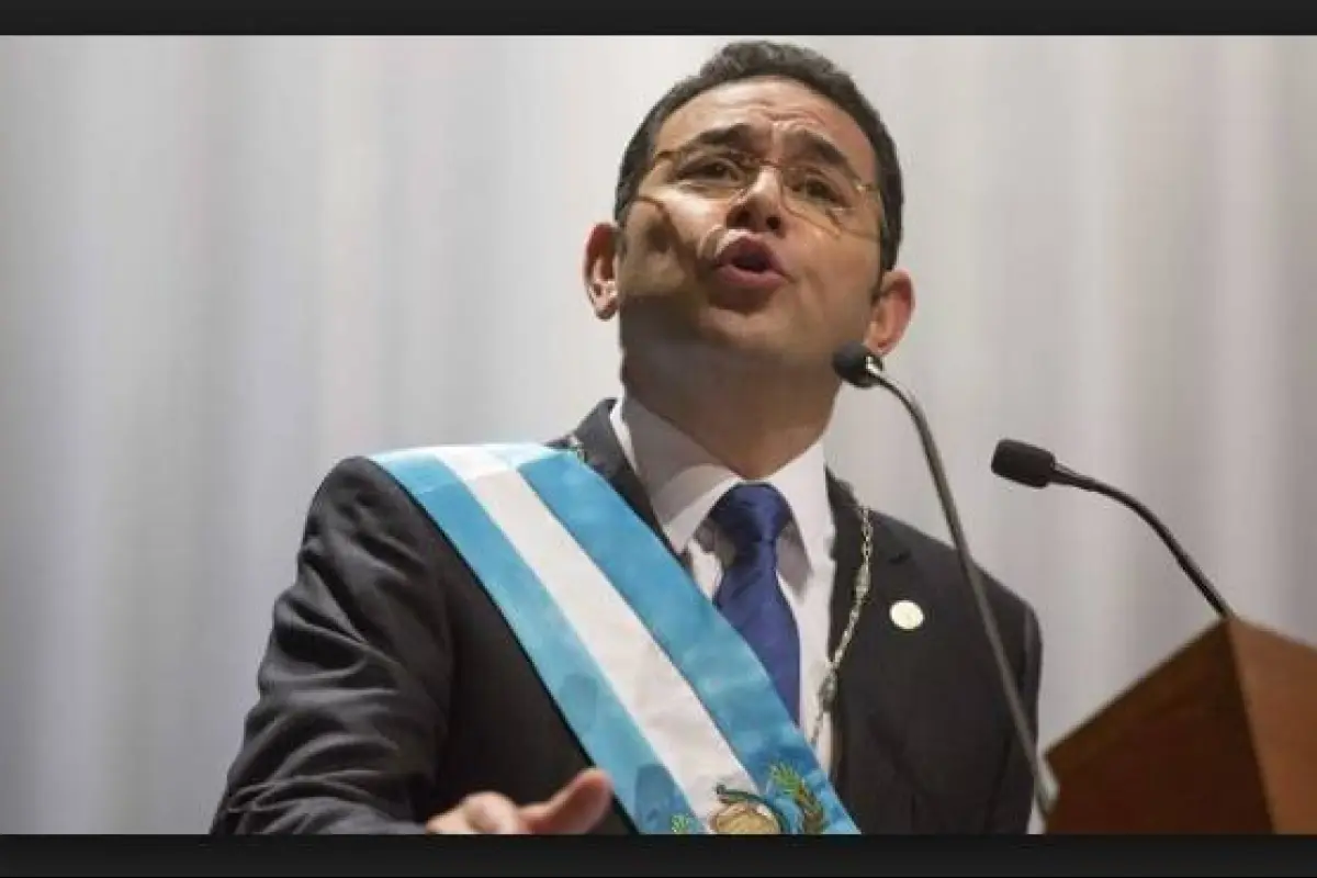 El presidente Jimmy Morales recuerda su etapa de vendedor informal, 