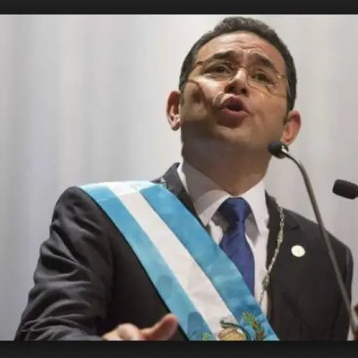 El presidente Jimmy Morales recuerda su etapa de vendedor informal ,