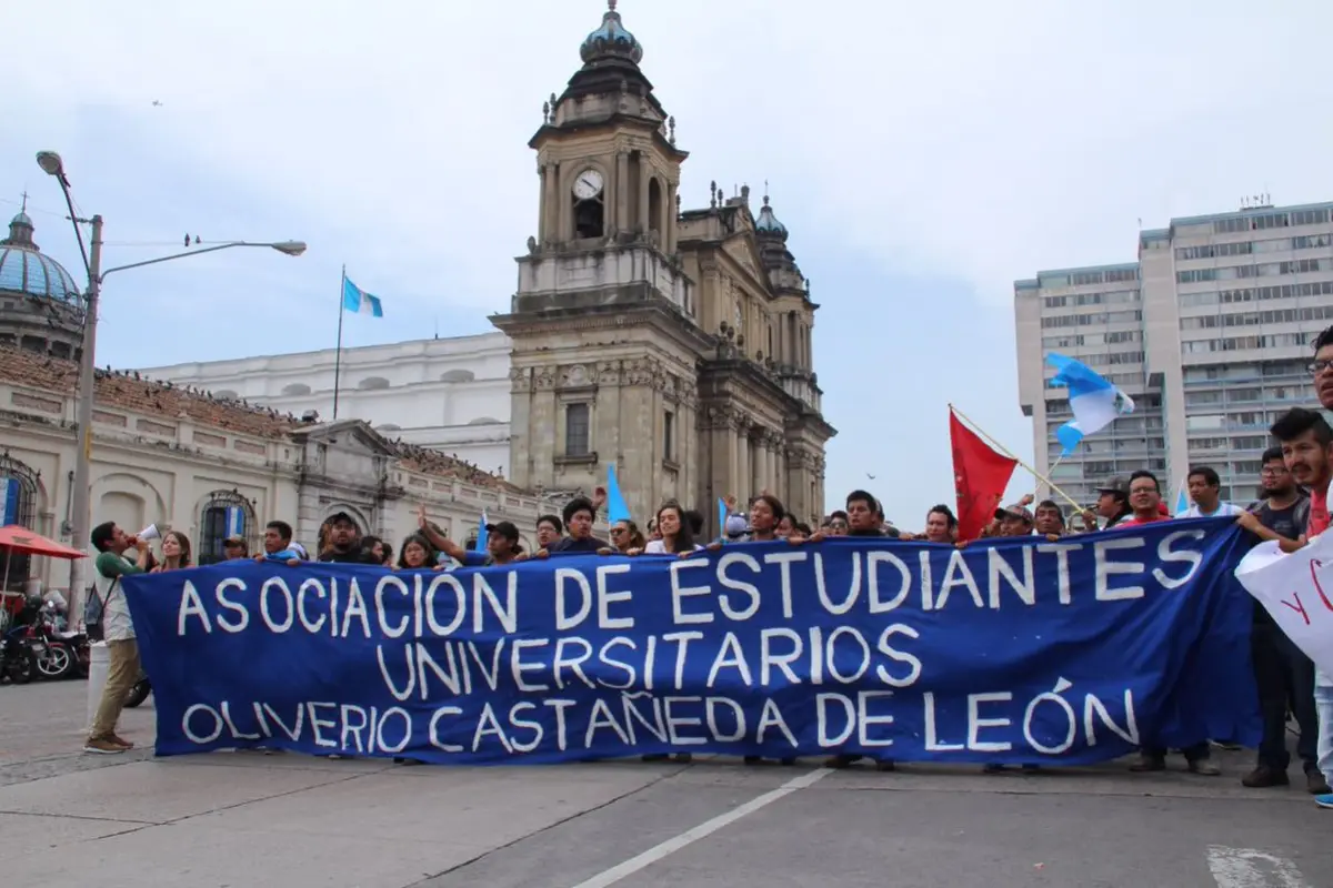 Sancarlistas pedirán que Jimmy Morales sea non grato