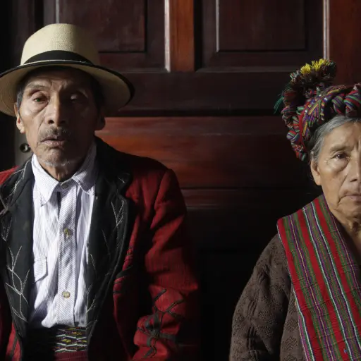 ACOMPAÑA CRÓNICA: GUATEMALA DESAPARECIDOS. GU104. CIUDAD DE GUATEMALA (GUATEMALA), 19/09/2017.- Fotografía fechada el 24 de agosto de 2017 que muestra a Pedro Marcos y Petrona López, padres del desaparecido Gaspar Marcos López. Pedro Marcos fue a trabajar