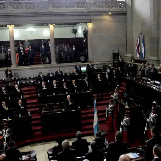 Q6 millones podría costar el nuevo servicio celular para congresistas              ,