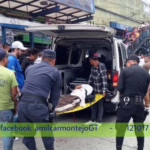 Atacan a estudiantes en zona 6; uno muere y dos resultan heridos ,