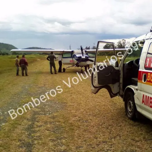 Avioneta donde viajaban ministros de Estado aterriza de emergencia en Baja Verapaz ,