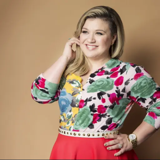 FILE - In this March 4, 2015 file photo, American singer and songwriter Kelly Clarkson poses for a portrait to promote her album 