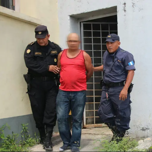 Arrestan a hombre con cigarros de contrabando valorado en Q766 mil ,
