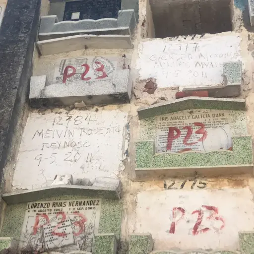 Exhumaciones en panteones por falta de pago