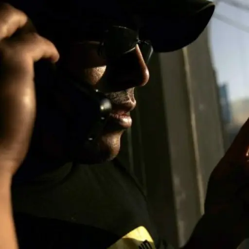 ESTAFAS POR TELEFONO - HABLANDO POR TELEFONO