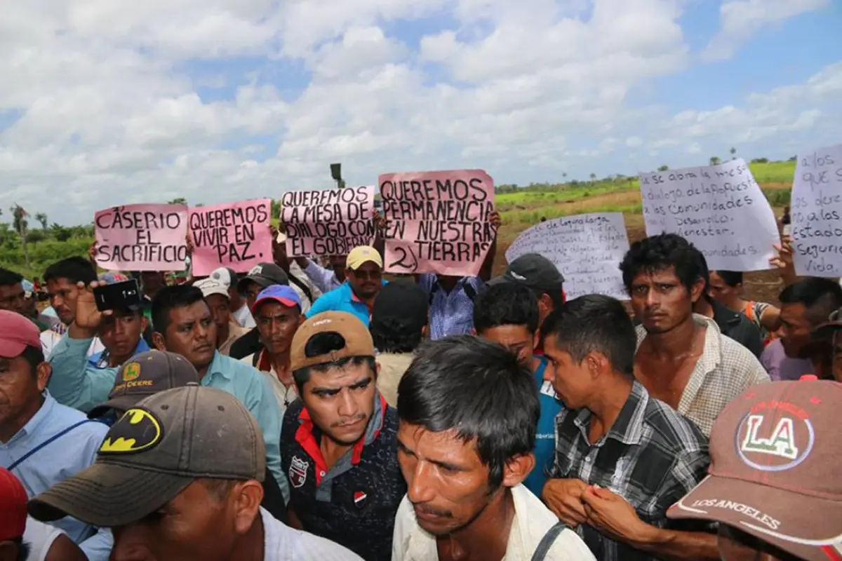 **ACOMPAÑA CRÓNICA: MÉXICO GUATEMALA ** MEX02. CANDELARIA (MÉXICO), 07/08/2017.- Fotografía sin fechar cedida por La 72, Hogar-Refugio para Personas Migrantes, hoy, lunes 7 de agosto de 2017, de un grupo de guatemaltecos de la comunidad de Laguna Larga du