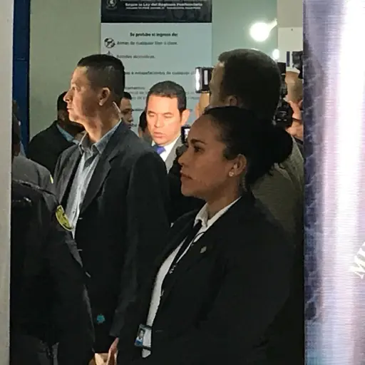 Presidente recorrido en el Preventivo zona 18