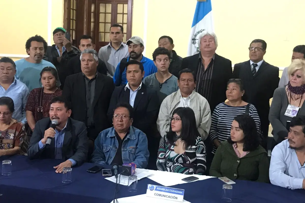 Asamblea Ciudadana concentración renuncia del Presidente y diputados