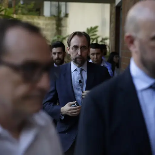 ACOMPAÑA CRÓNICA: EL SALVADOR JESUITAS - ES40010. SAN SALVADOR (EL SALVADOR) 16/11/2017- El Alto Comisionado de derechos humanos de la ONU, Zeid Ra'ad Al Hussein, visita a la Universidad Centroamericana (UCA) hoy, jueves 16 de noviembre de 2017, en San Sa