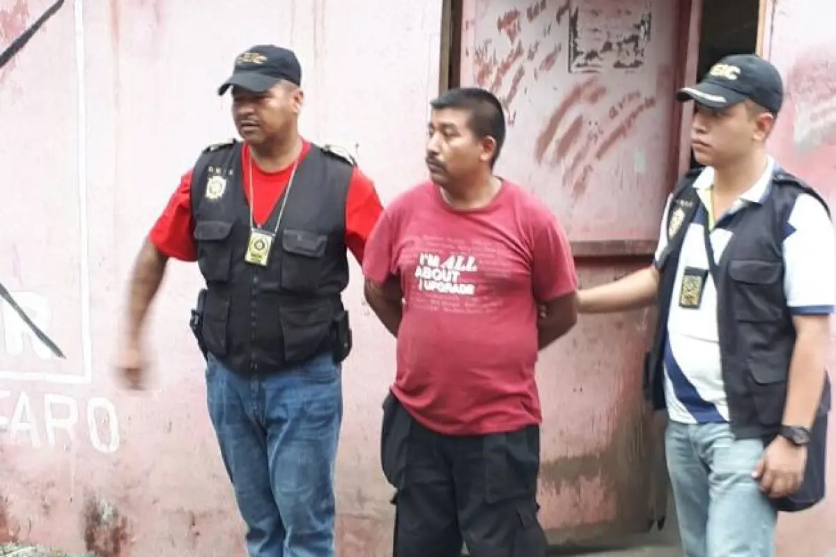 Hombre detenido por asesinar a conviviente e hijastra