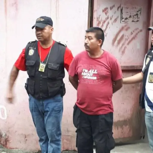 Hombre detenido por asesinar a conviviente e hijastra