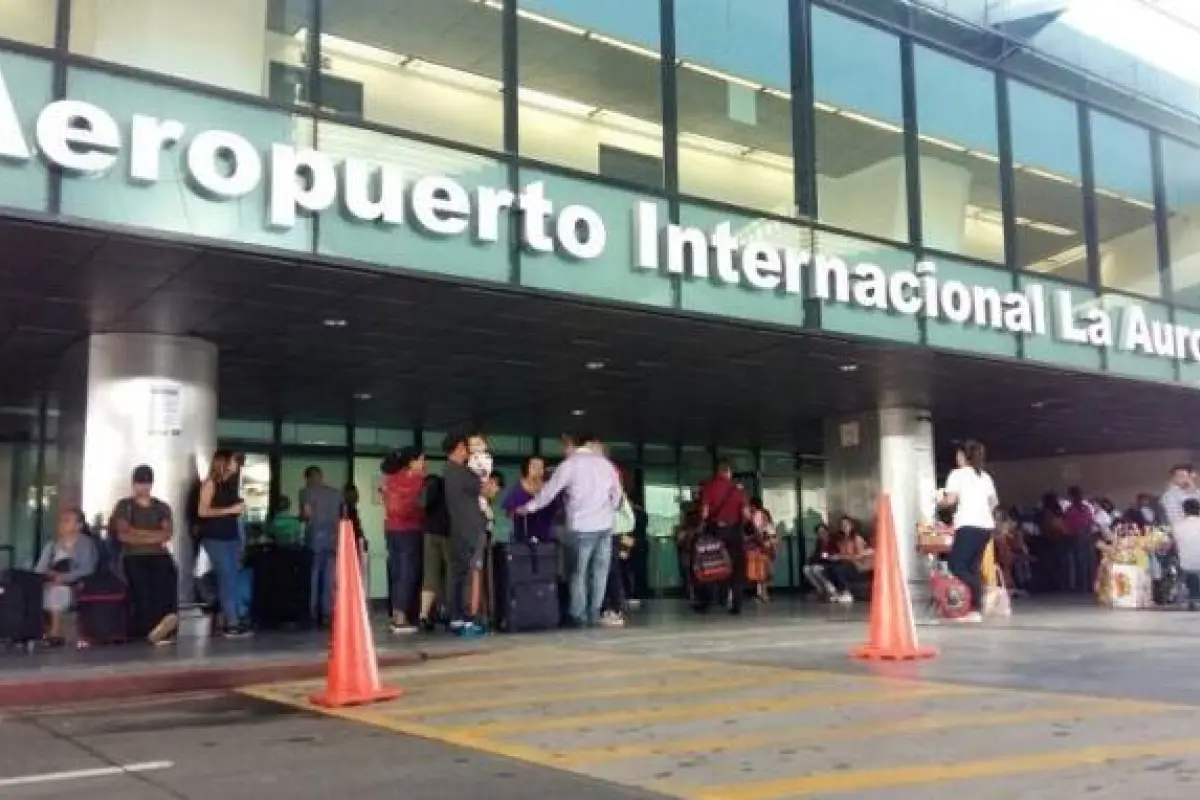 AEROPUERTO LA AURORA, 