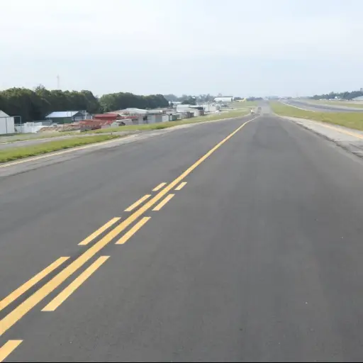 Aterrizar en Aeropuerto La Aurora es "muy problemático", dice presidente de Asociación de Pilotos Aviadores ,