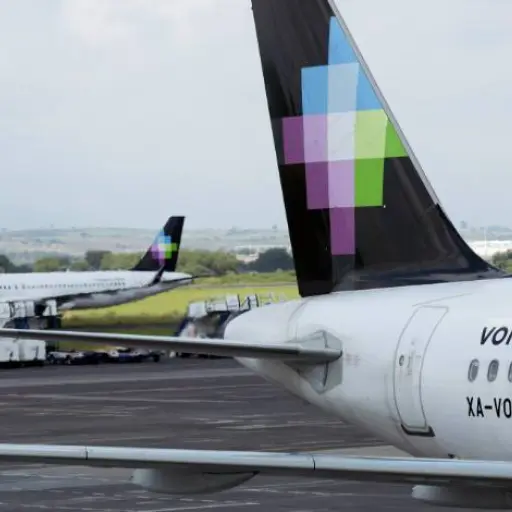 VOLARIS ,