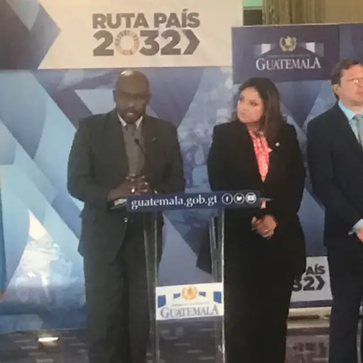 Ministro de Ambiente ,