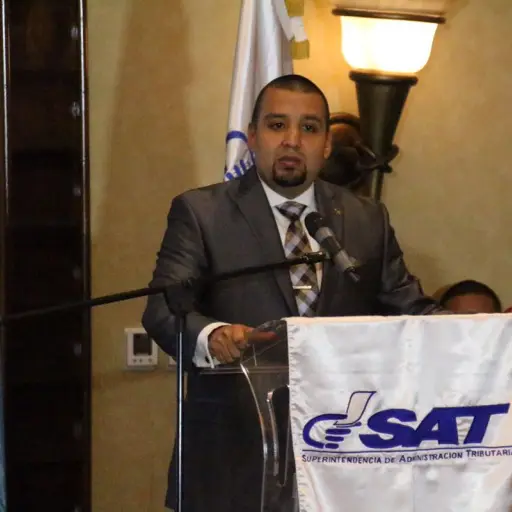 Jefe de la SAT Twitter