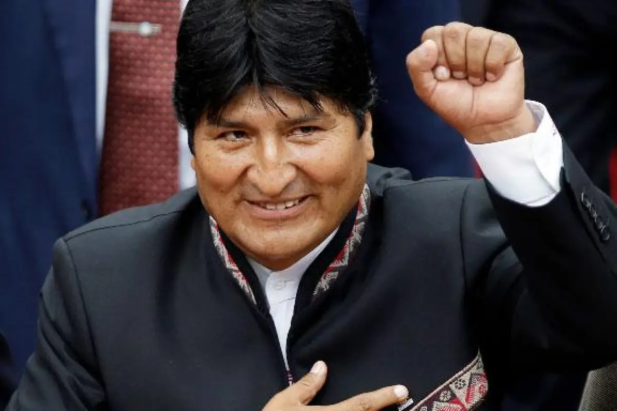 Morales evita la segunda vuelta por conseguir más del 40% de los votos.