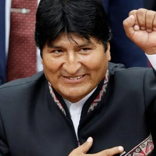 Morales evita la segunda vuelta por conseguir más del 40% de los votos.