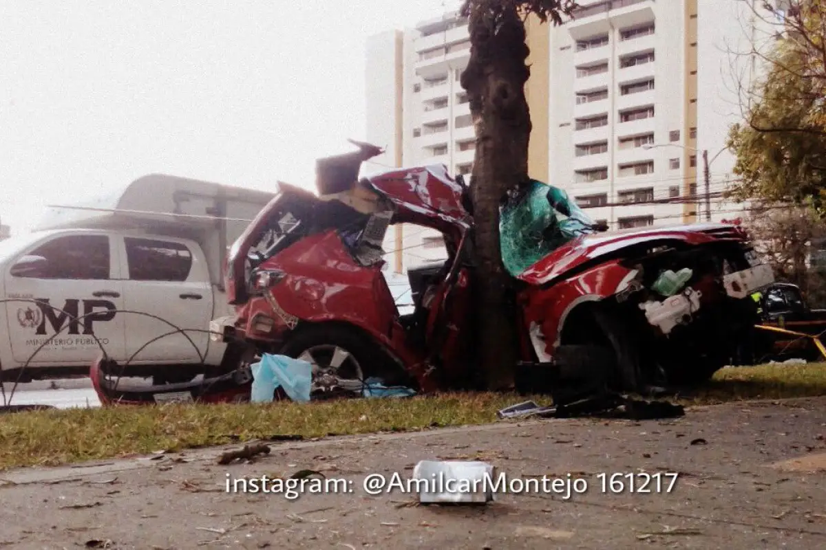 Accidente Avenida Reforma Emisoras Unidas EU Guatemala, 