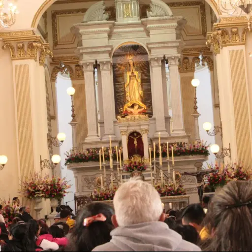 Puesto de venta alrededor del santuario de Guadalupe zona 1 foto Herlindo Zet 21 ,