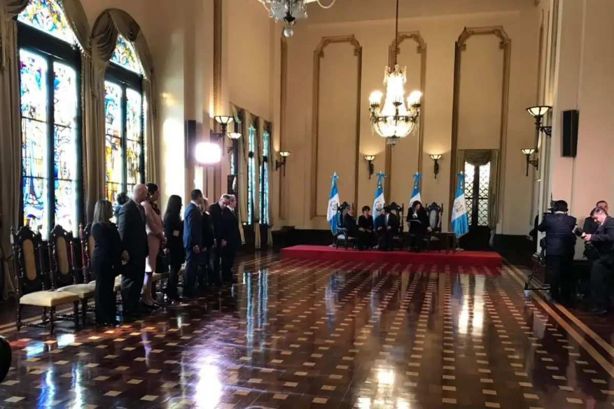 Presentan cartas credenciales de seis embajadores Emisoras Unidas Guatemala EU, 