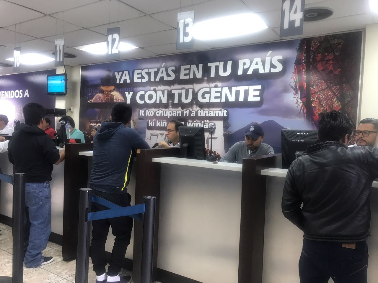 Arribo de deportados vía aérea Foto Carlos Chanta 2 | 