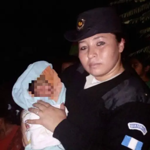 Bebé rescatada por PNC