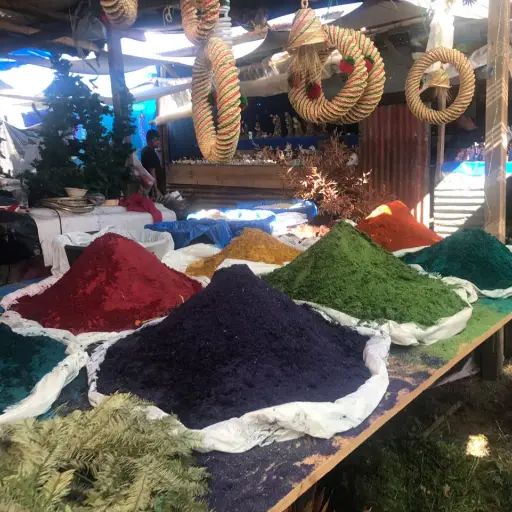 Venta de productos navideños EU Emisoras Unidas Guatemala ,