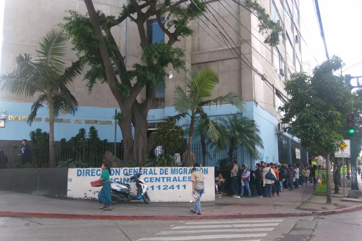 Migración habilita cuatro ventanillas más para trámites de pasaportes