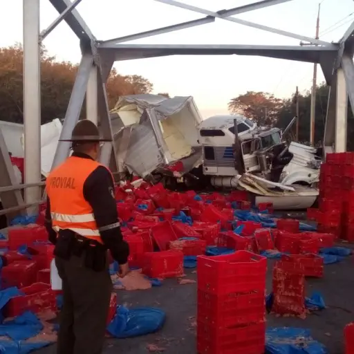 Reparación puente accidente tráiler